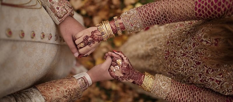 indian-wedding-bride-and-groom-in-traditional-wed-2021-09-04-02-43-46-utc